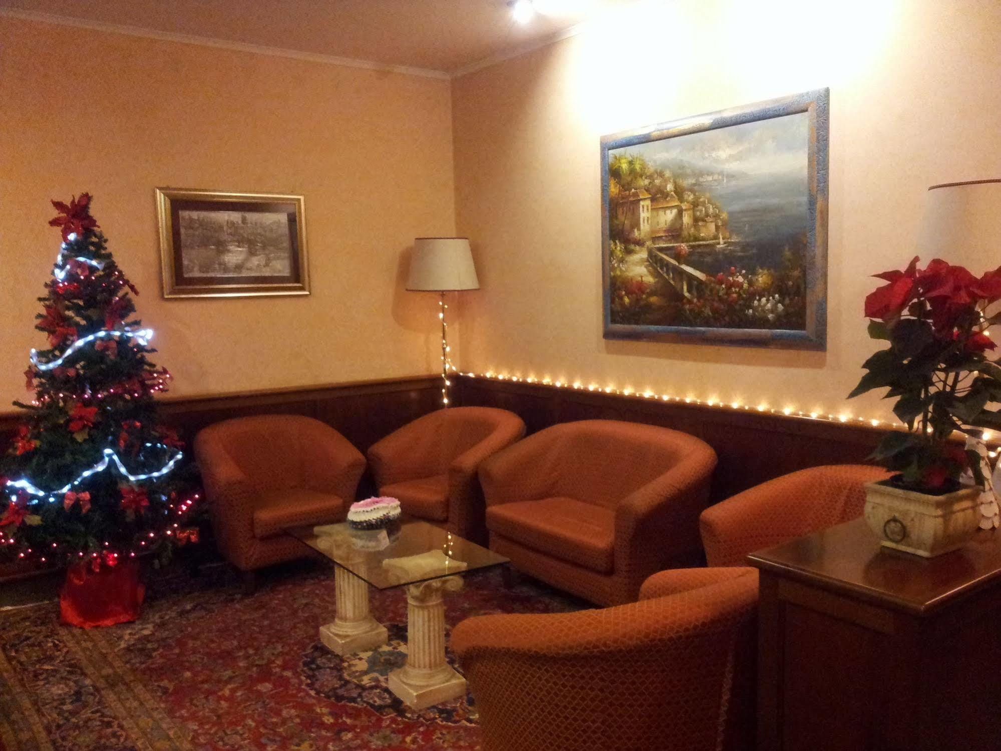 Hotel Traiano 치비타베키아 외부 사진